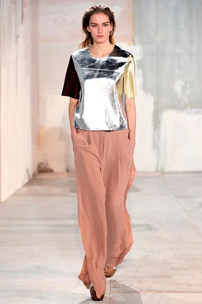 Look 9